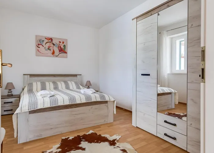 Vakantiehuis Haus Zdravko In - Haus Fuer 4 Personen