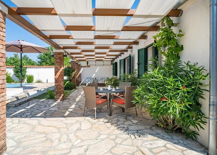 Vakantiehuis Haus Zdravko In - Haus Fuer 4 Personen *