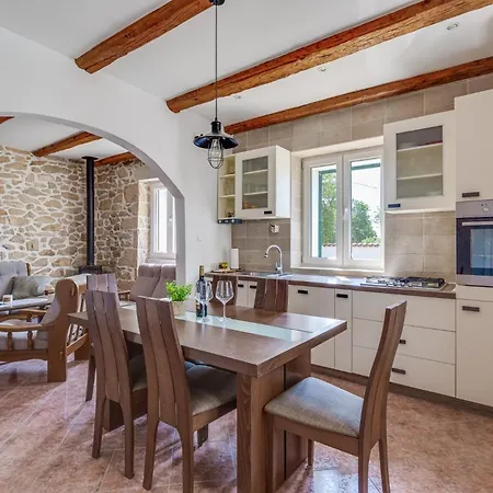 Haus Zdravko In - Haus Fuer 4 Personen Prkos