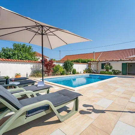 Hébergement de vacances Haus Zdravko In - Haus Fuer 4 Personen